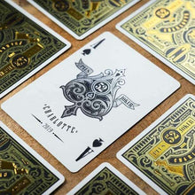 Load image into Gallery viewer, The Entertainer 2019 52 Plus Joker Club Playing Cards