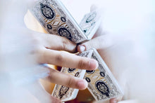 Load image into Gallery viewer, Mantecore Blanc Playing Cards