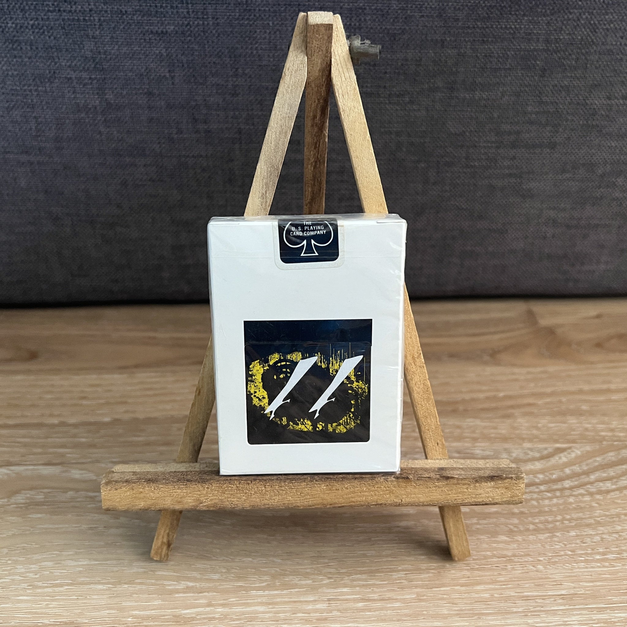 White Centurions Playing Cards (Ding) – The Cardpenter